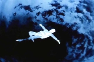 Naqoyqatsi - Godfrey Reggio. (Music by Postiljonen - Skying High).