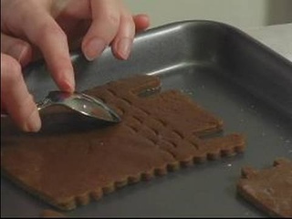 How to Make Gingerbread Houses : Decorating a Gingerbread House Before Baking