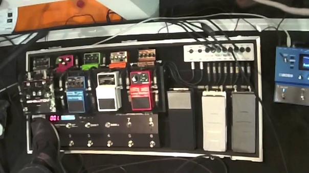 Boss ES 8 Pedalboard Switching System Demo ( Musikmesse