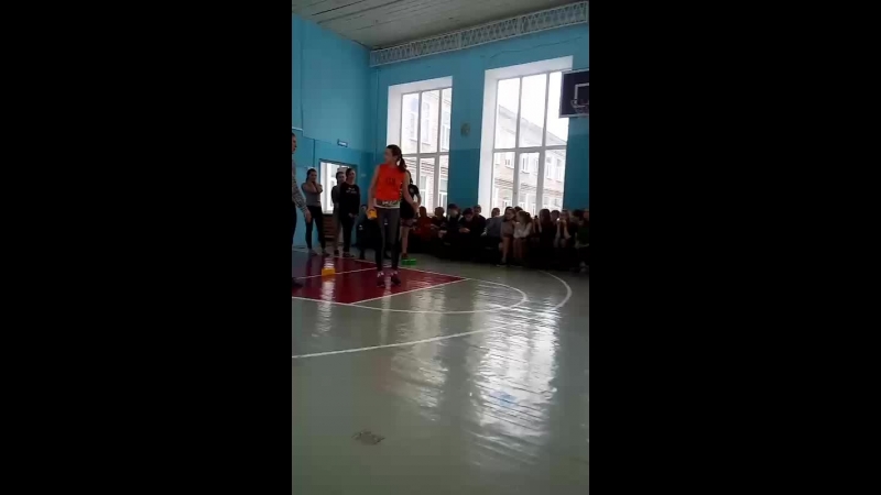 15летние школьницы соревнуются за