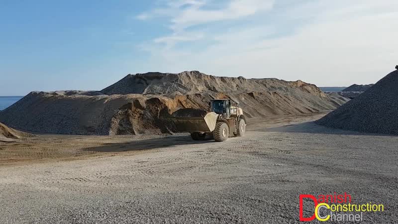 Cat 980 K Wheelloader Filling The Big