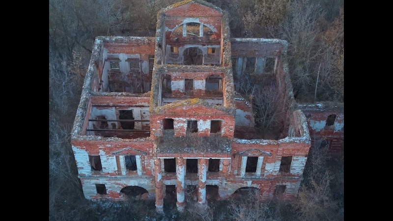 Высокий барский дом. Барский дом миллерово. Барский дом сканворд. Усадебная 22 череповец. Барский дом сканворд.