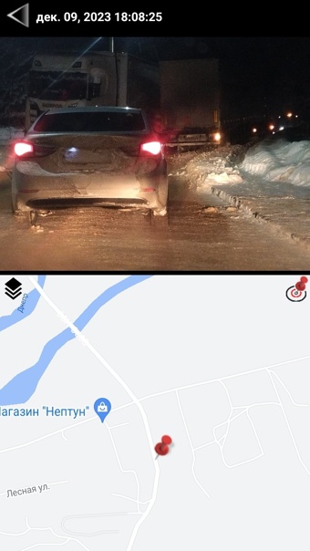 В ДОСах на окружной две фуры не смогли разъехаться и заблокировали на долго дорогу.