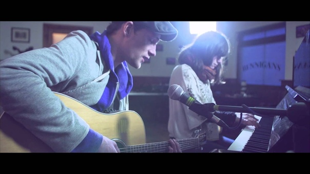 Walking on Cars acoustic session Bennigans Bar, Northern Ireland Other Voices