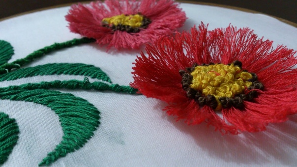Hand embroidery pom pom flower stitch leishas